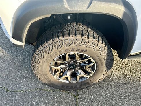 Certified 2024 Chevrolet Colorado ZR2 w/ ZR2 Convenience Package III image 33