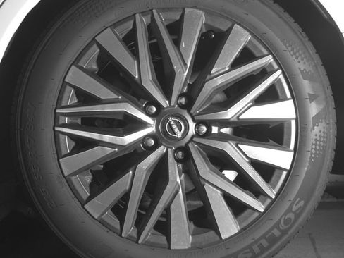 Used 2025 Nissan Altima 2.5 SV image 14