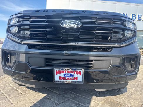 Used 2025 Ford Expedition Platinum w/ Stealth Performance Package AWD/4WD image 33