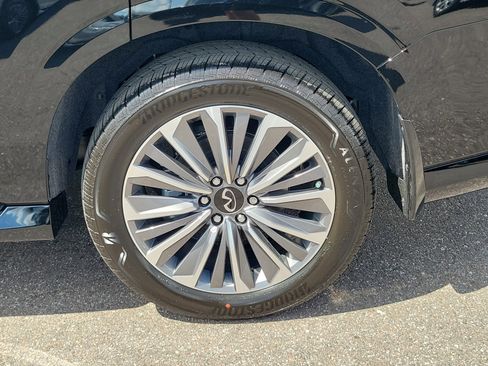 New 2026 INFINITI QX80 Luxe image 5