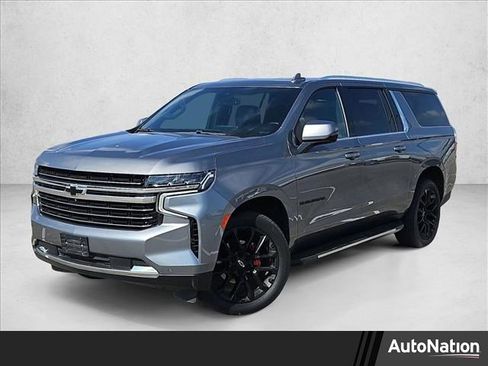 Used 2022 Chevrolet Suburban LT w/ Luxury Package image 1