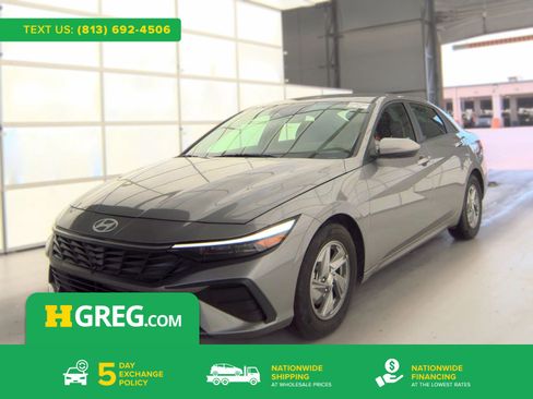 Used 2025 Hyundai Elantra SE FWD image 1