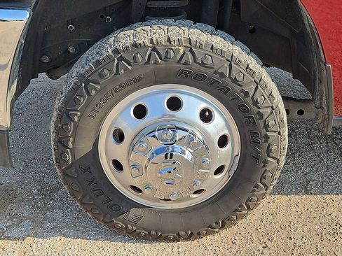 Used 2024 RAM 3500 Tradesman w/ Chrome Appearance Group AWD/4WD image 12