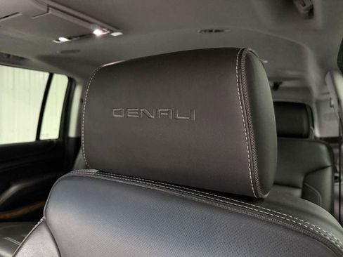 Used 2019 GMC Yukon XL Denali w/ Denali Ultimate Package AWD/4WD image 13