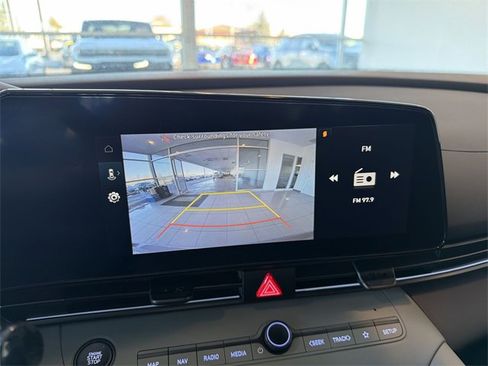 Used 2025 Hyundai Elantra Limited image 26