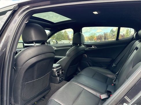 Used 2018 Kia Stinger GT1 image 19