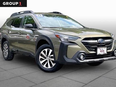 Used 2024 Subaru Outback Premium AWD/4WD image 3