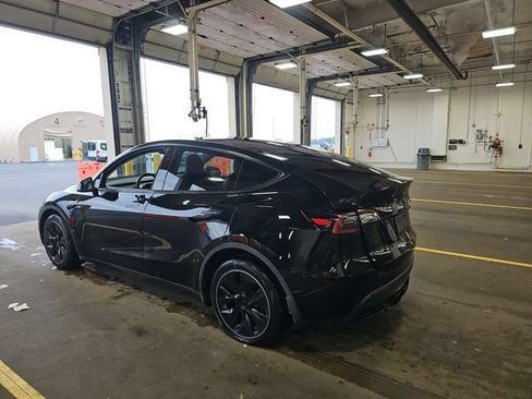 Used 2023 Tesla Model Y Long Range AWD/4WD image 4