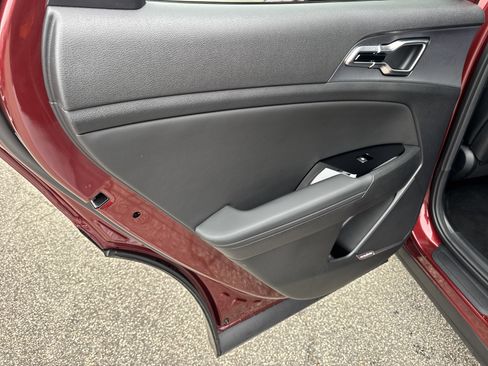 Certified 2025 Kia Sportage SX image 21