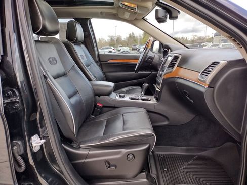 Used 2013 Jeep Grand Cherokee Overland w/ Advance Technology Group image 23