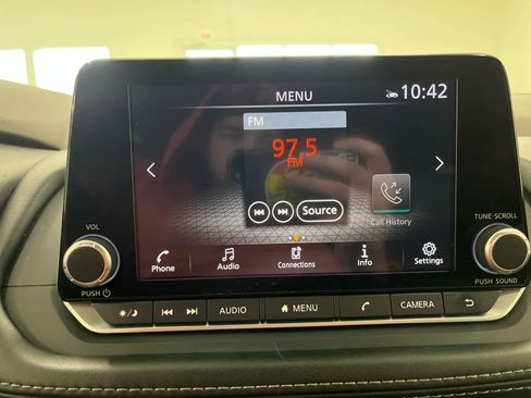 Used 2023 Nissan Rogue SV image 28