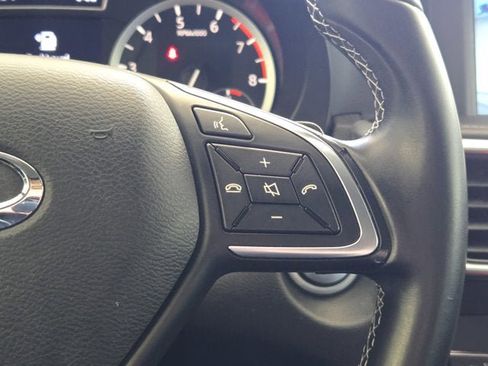 Used 2017 INFINITI QX30 Premium w/ Cargo Package image 26