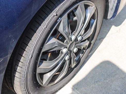 Used 2017 Nissan Sentra SV image 17