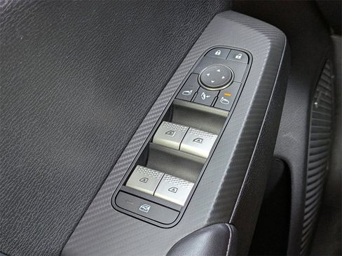 Used 2025 Mitsubishi Outlander SE image 25