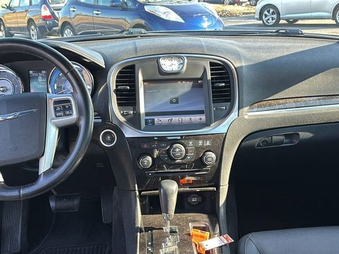 Used 2011 Chrysler 300 Limited image 12