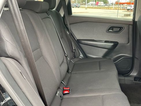 Used 2023 Nissan Rogue S image 15