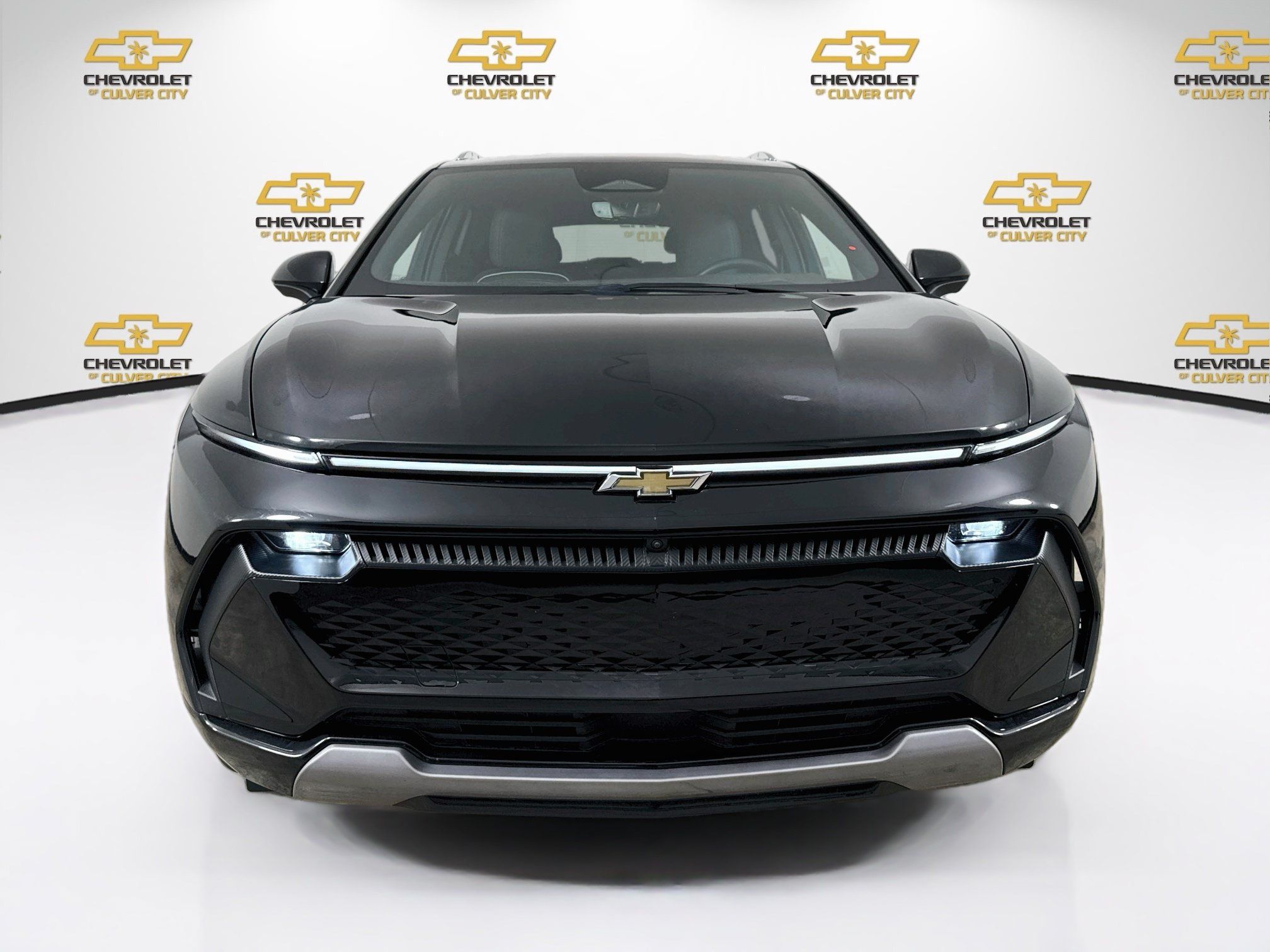 Used 2025 Chevrolet Equinox EV LT w/ Convenience Package II FWD image 2