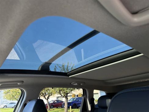 Used 2023 Hyundai Santa Fe Limited image 11