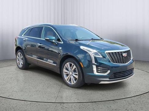 Used 2024 Cadillac XT5 Premium Luxury w/ LPO, Floor Liner Package AWD/4WD image 2