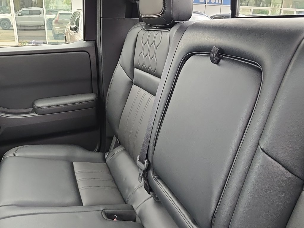 Used 2022 Nissan Frontier PRO-4X w/ Pro-4X Premium Package AWD/4WD image 12
