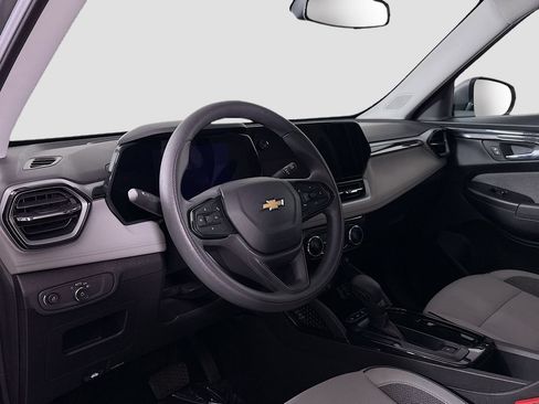Certified 2025 Chevrolet TrailBlazer LT AWD/4WD image 10