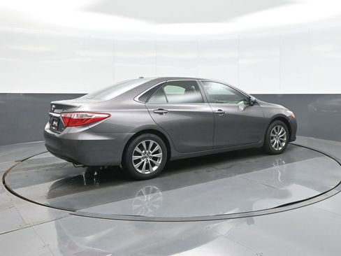 Used 2016 Toyota Camry XLE image 7