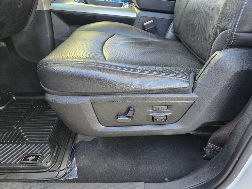 Used 2018 RAM 1500 Laramie RWD image 20