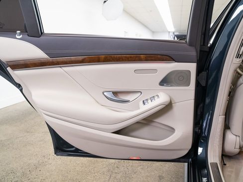 Used 2015 Mercedes-Benz S 550 Sedan image 19