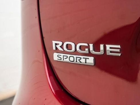 Used 2022 Nissan Rogue Sport SL image 11