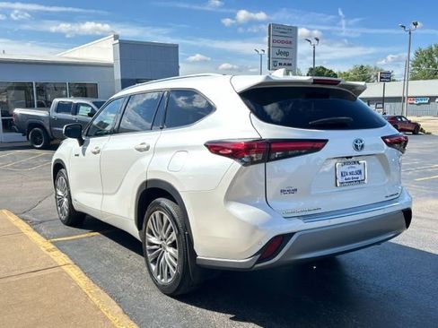Used 2021 Toyota Highlander Platinum AWD/4WD image 6