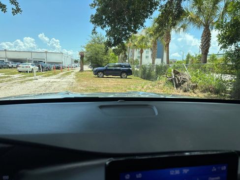Used 2023 Ford Explorer XLT w/ Equipment Group 202A AWD/4WD image 17