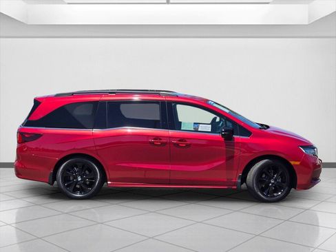 Certified 2023 Honda Odyssey Sport image 4