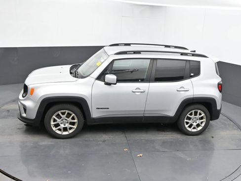 Used 2020 Jeep Renegade Latitude FWD image 17