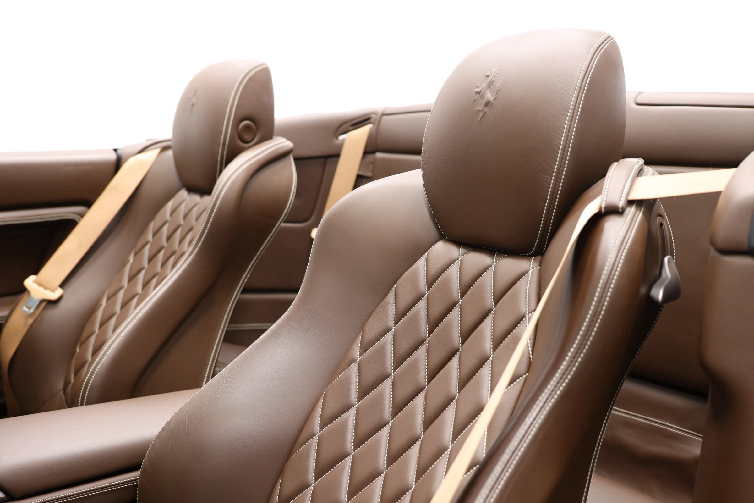 Used 2010 Ferrari California RWD image 19