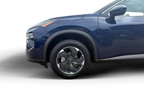 Used 2024 Nissan Rogue SV AWD/4WD image 14
