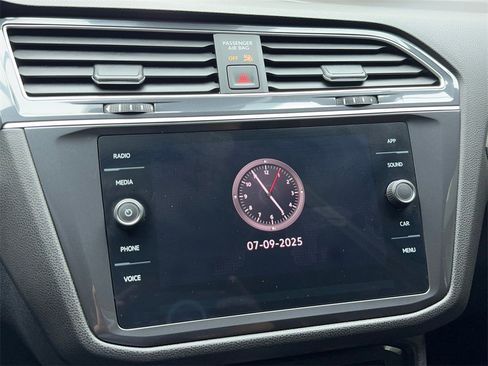 Used 2024 Volkswagen Tiguan SE R-Line image 25