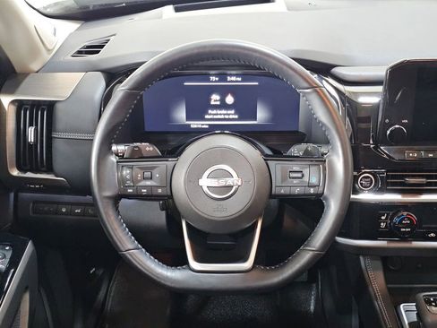 Used 2022 Nissan Pathfinder Platinum w/ Cargo Package image 11