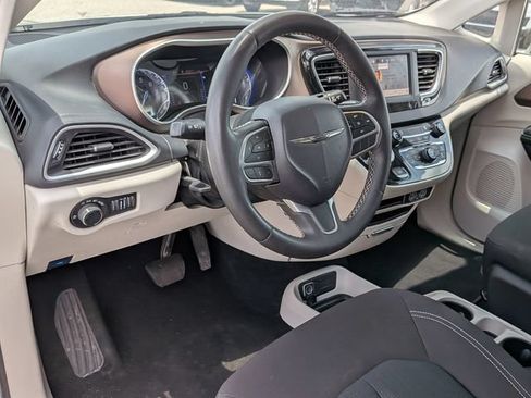 Used 2023 Chrysler Voyager LX FWD image 31