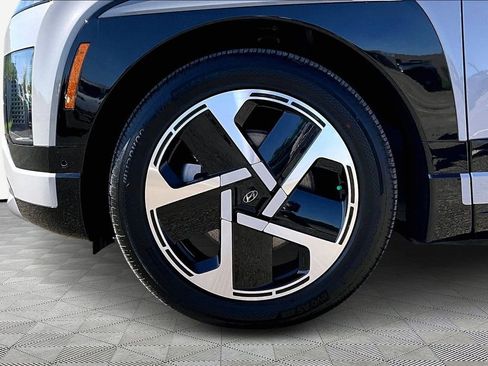 Used 2026 Hyundai Ioniq 9 Limited image 9