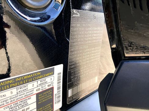 Used 2018 Jaguar F-PACE Premium image 36