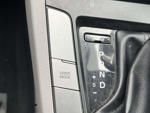 Certified 2020 Hyundai Elantra SEL image 27