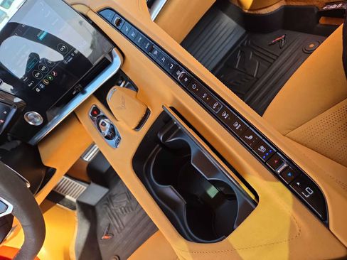 Used 2022 Chevrolet Corvette Stingray Premium Conv w/ Z51 Performance Package RWD image 22