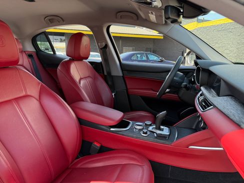 Used 2020 Alfa Romeo Stelvio w/ Nero Edizione image 19