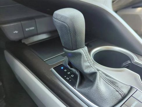 Used 2024 Toyota Camry LE AWD/4WD image 13