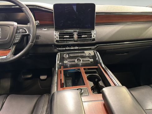 Used 2020 Lincoln Navigator L Reserve RWD image 24