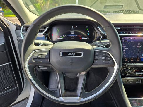 Used 2024 Jeep Grand Cherokee Limited 4xe image 34