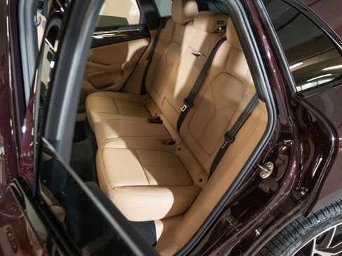 Certified 2026 Porsche Macan AWD/4WD image 24