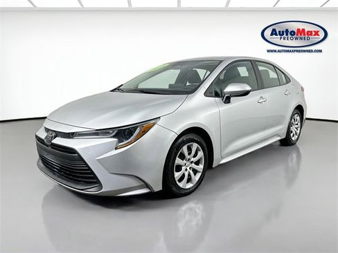 Used 2023 Toyota Corolla LE image 4