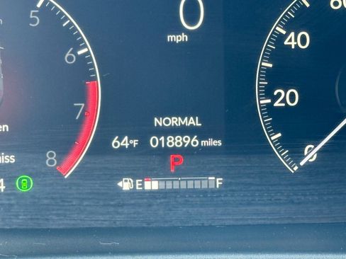 Used 2024 Honda Pilot Touring image 27