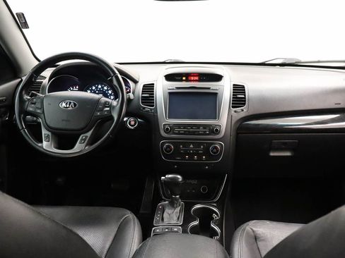 Used 2014 Kia Sorento SX w/ 3rd Row Package AWD/4WD image 11
